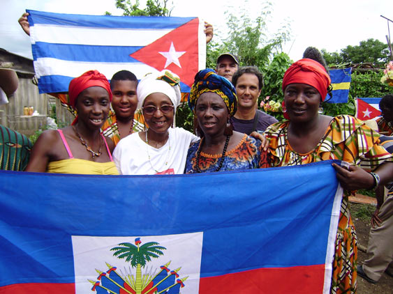 Chicas en Santa teresa (Santiago de Cuba)